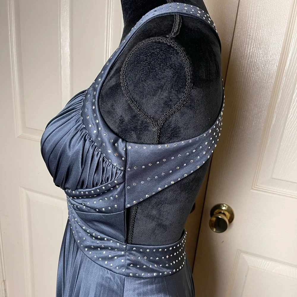 Betsy & Adam Strappy Beaded Maxi Prom/Bridesmaid Dress Size 6 - Picture 6 of 8